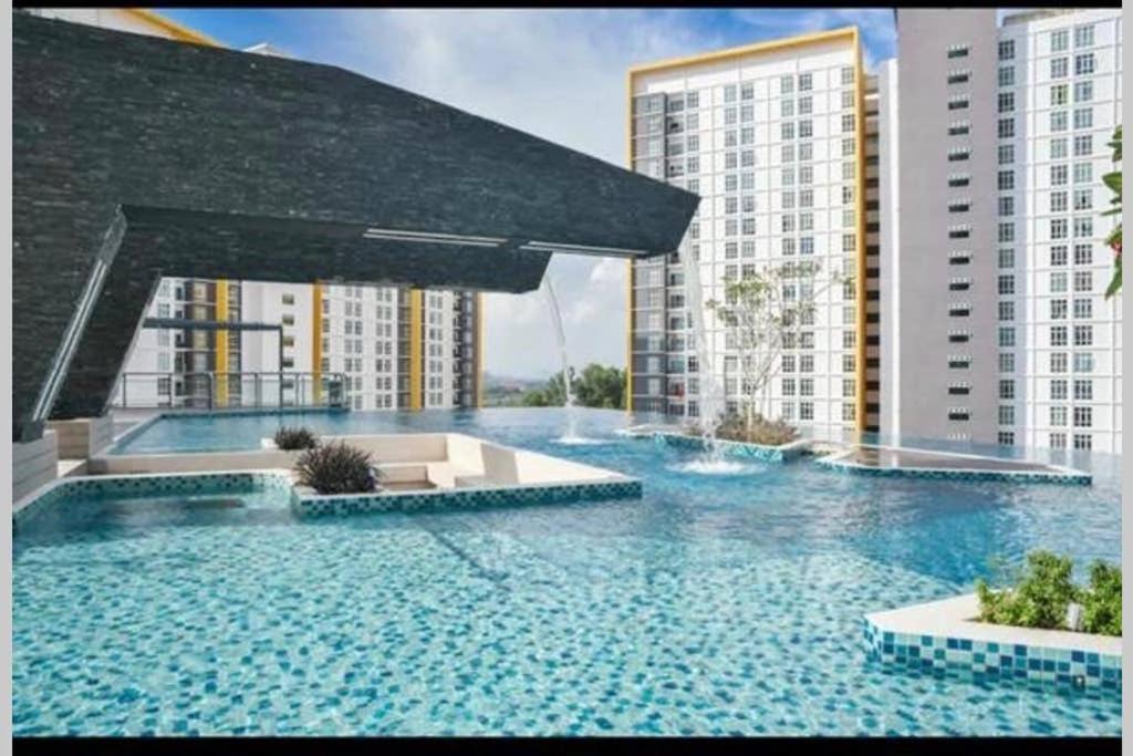 نيلاي 盛婷民宿a S&Thomez 2Bedrooms Mesamall Wifi Klia Usim Miu Inti Nu المظهر الخارجي الصورة
