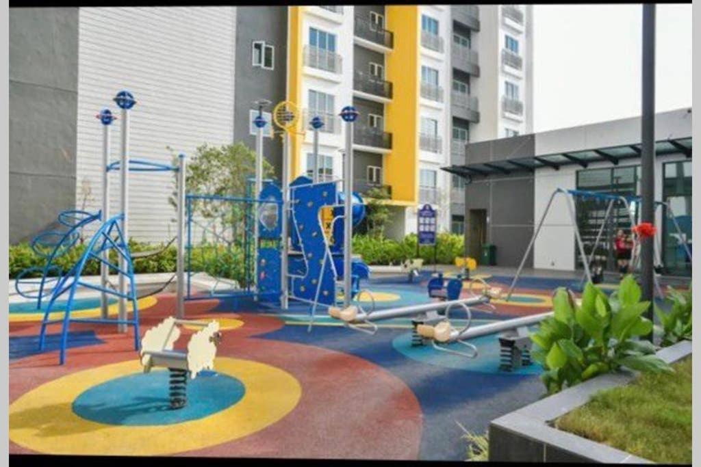 نيلاي 盛婷民宿a S&Thomez 2Bedrooms Mesamall Wifi Klia Usim Miu Inti Nu المظهر الخارجي الصورة