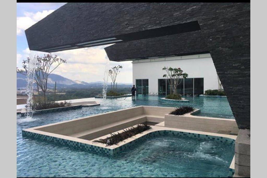 نيلاي 盛婷民宿a S&Thomez 2Bedrooms Mesamall Wifi Klia Usim Miu Inti Nu المظهر الخارجي الصورة